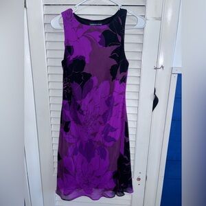 Ladies sleeveless dress
American Living 
Size 4